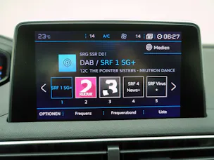 PEUGEOT 5008 1.5 BlueHDi Business Line