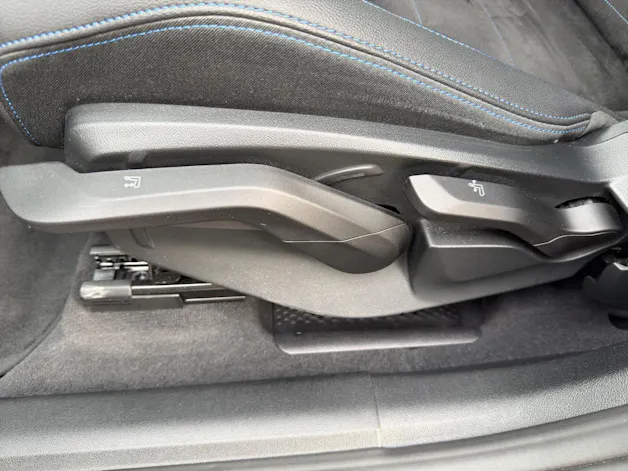 BMW X1 U11 20i sDrive paddles