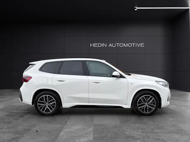 BMW X1 U11 20i sDrive paddles