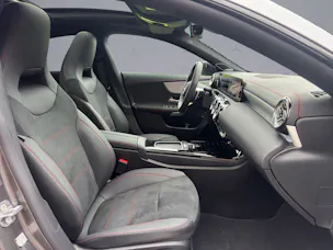 MERCEDES-BENZ CLA 250 AMG Line 4matic