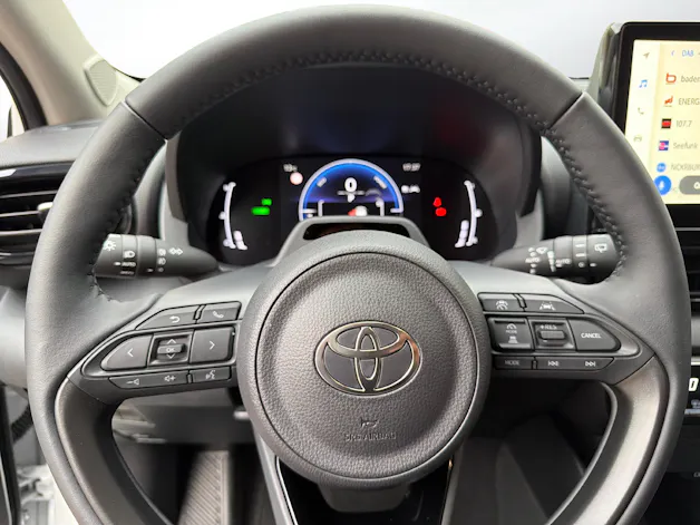 Toyota Yaris 1.5 VVT-i HSD Trend