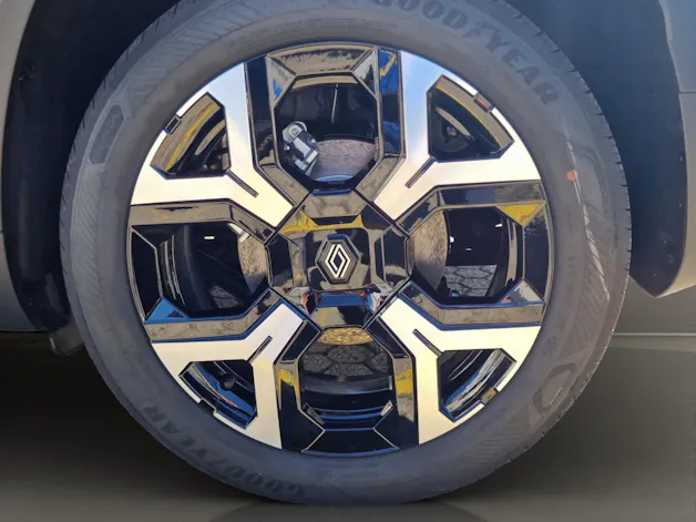 RENAULT R4 E-Tech Comfort Range techno