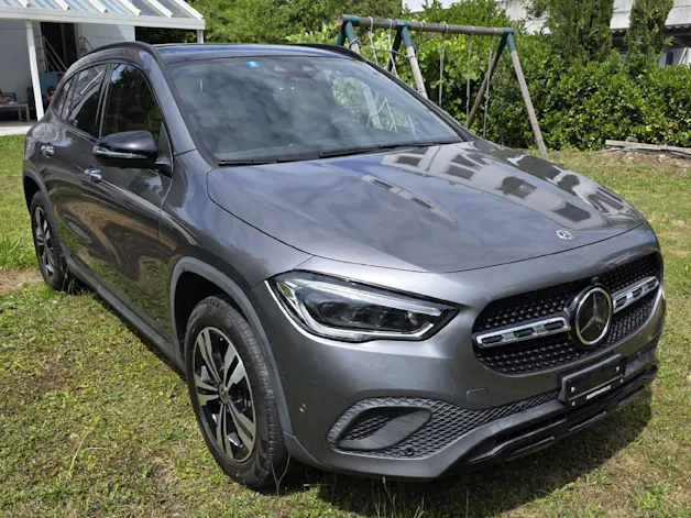 MERCEDES-BENZ GLA 250 Progressive 4matic