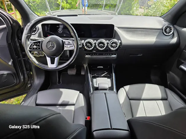 MERCEDES-BENZ GLA 250 Progressive 4matic