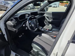 PEUGEOT 2008 1.2 PureTech 130 GT