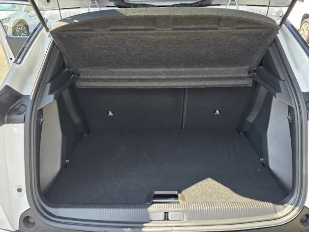 PEUGEOT 2008 1.2 Hybrid 145 Allure Premium
