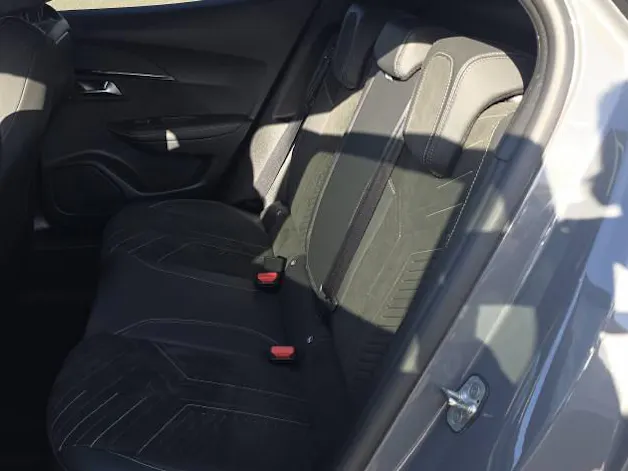 PEUGEOT 2008 1.2 PureTech 130 GT