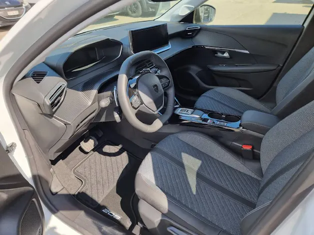PEUGEOT 208 1.2 Hybrid Allure Premium