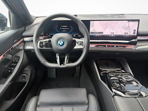 Fahrzeugbild BMW i5 40 xDrive40 Touring M Sport Pro