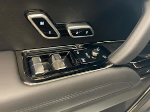 https://vehicle.imgix.net/4475474/bb1e7fbd-37b5-4428-ba61-f63598fb5e18.jpg