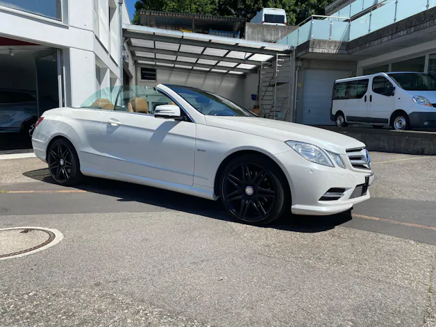 MERCEDES-BENZ E-Klasse A207 Cabriolet E 300 BlueEF Elegance