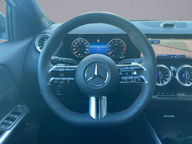 MERCEDES-BENZ E 200 AMG Line 4matic