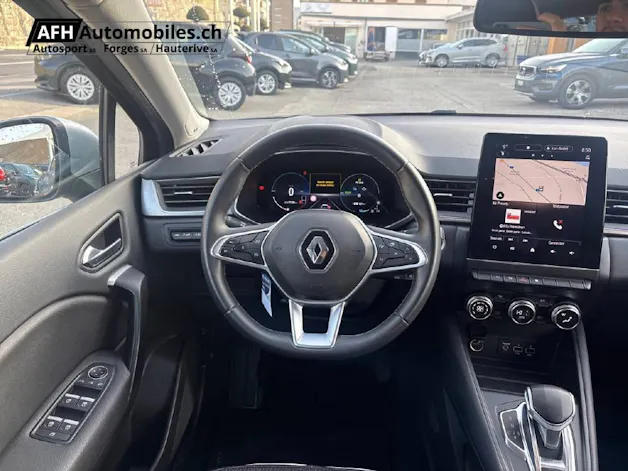 RENAULT Captur 1.6 E-Tech Plug-in Init