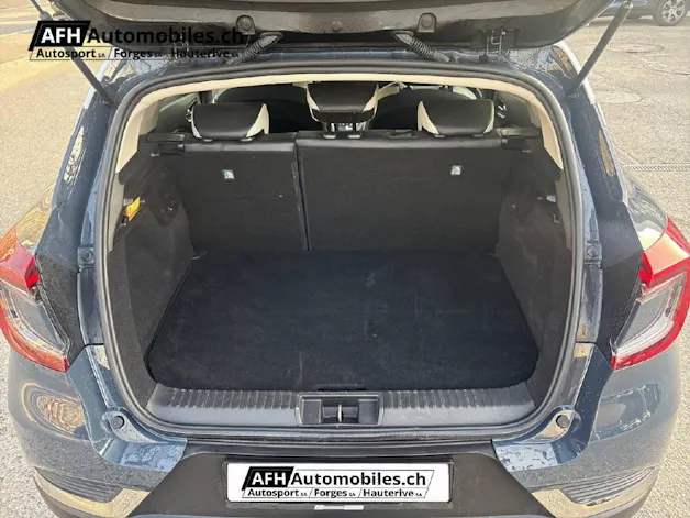 RENAULT Captur 1.6 E-Tech Plug-in Init