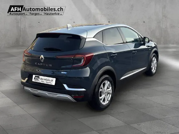 RENAULT Captur 1.6 E-Tech Plug-in Init