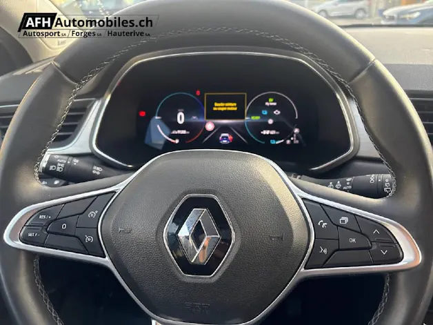 RENAULT Captur 1.6 E-Tech Plug-in Init