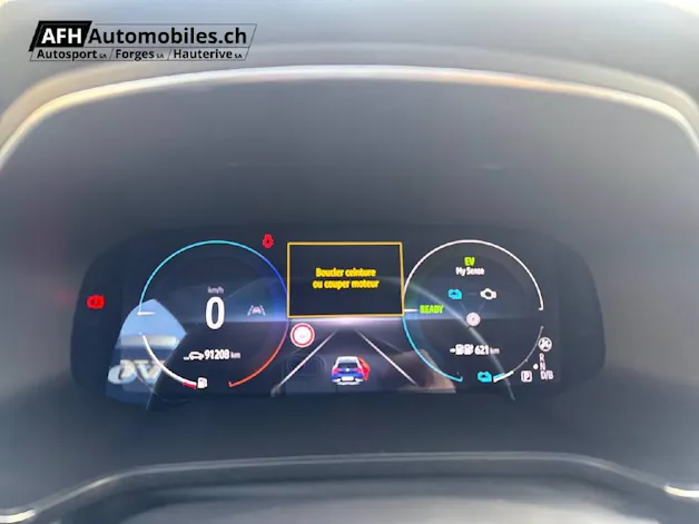 RENAULT Captur 1.6 E-Tech Plug-in Init