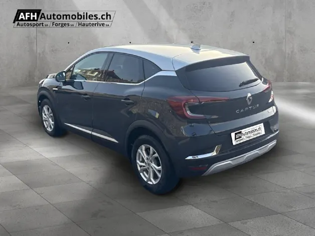 RENAULT Captur 1.6 E-Tech Plug-in Init