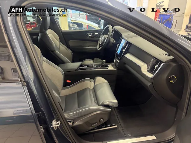 VOLVO XC60 T8 eAWD R-Design