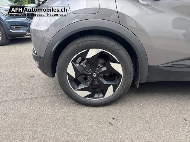 RENAULT Captur 1.6 E-Tech techno