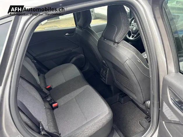 RENAULT Captur 1.6 E-Tech techno