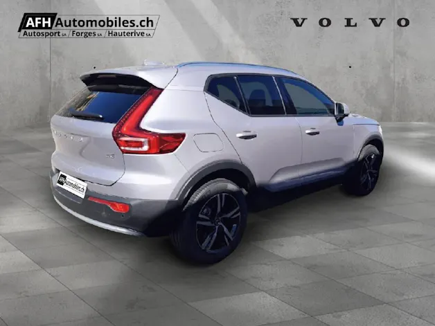 VOLVO XC40 2.0 B3 MH Core