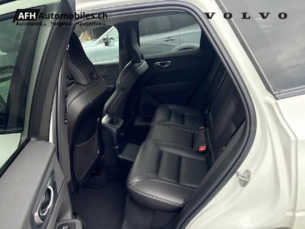 VOLVO XC60 2.0 T6 TE Plus Dark eAWD