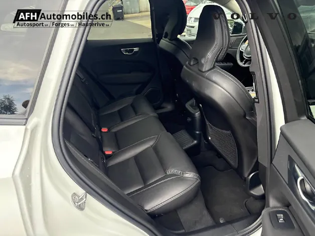VOLVO XC60 2.0 T6 TE Plus Dark eAWD