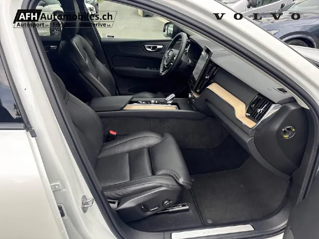 VOLVO XC60 2.0 T6 TE Plus Dark eAWD