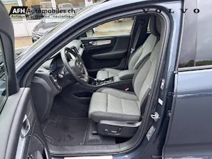 VOLVO XC40 2.0 B3 MH Plus Dark