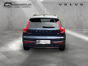 VOLVO XC40 2.0 B3 MH Plus Dark