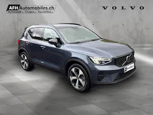 VOLVO XC40 2.0 B3 MH Plus Dark
