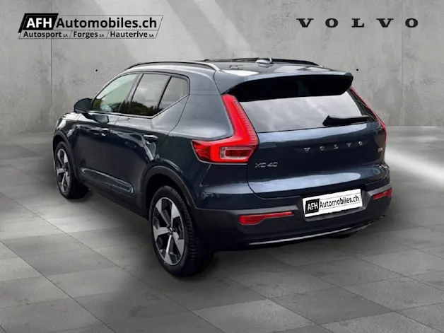 VOLVO XC40 2.0 B3 MH Plus Dark