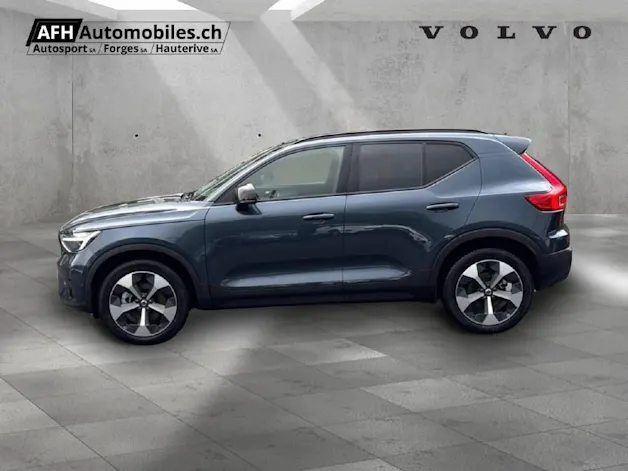 VOLVO XC40 2.0 B3 MH Plus Dark
