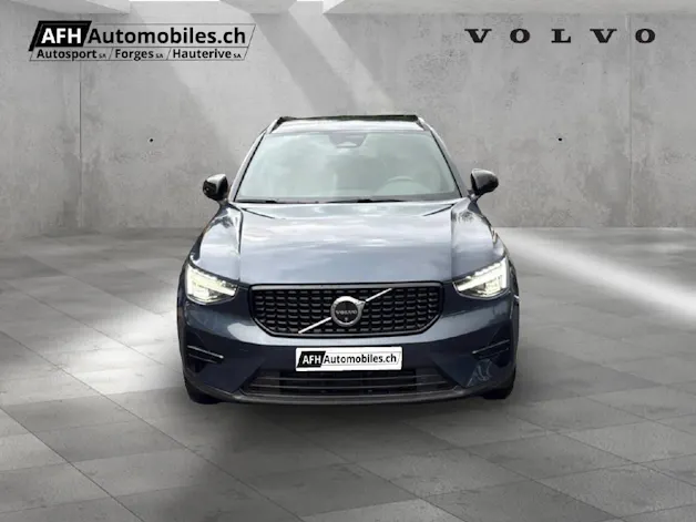 VOLVO XC40 2.0 B3 MH Plus Dark