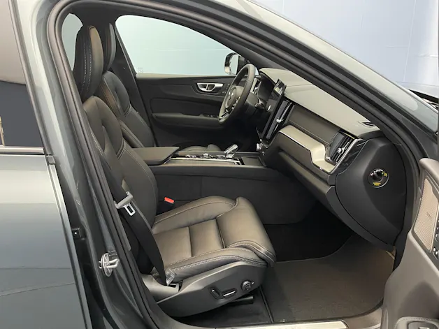 VOLVO XC60 2.0 T6 TE Ultra Dark eAWD