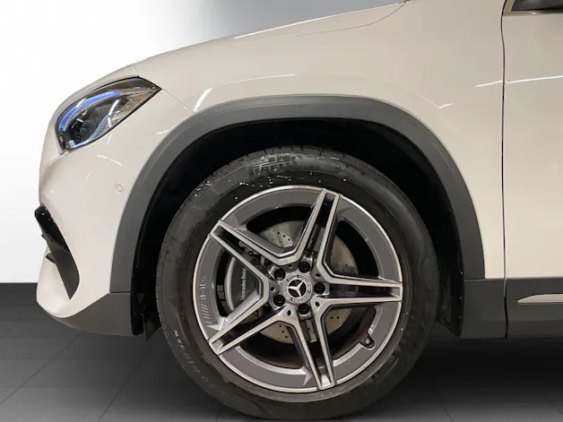 MERCEDES-BENZ GLA 220d 4Matic AMG Line 8G-DCT