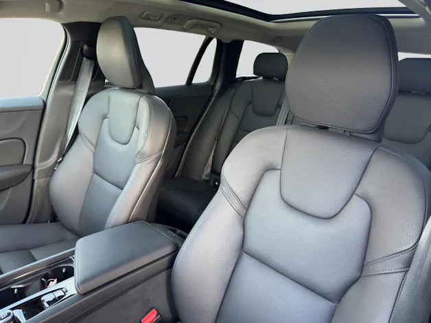 VOLVO V60 B4 Benzin Mild Hybrid Plus Dark DCT