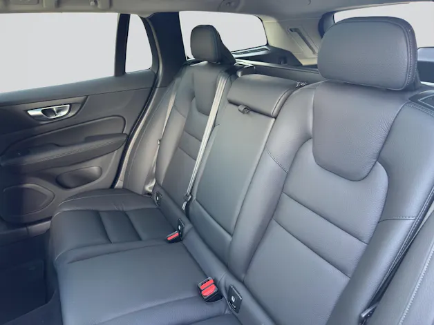 VOLVO V60 B4 Benzin Mild Hybrid Plus Dark DCT