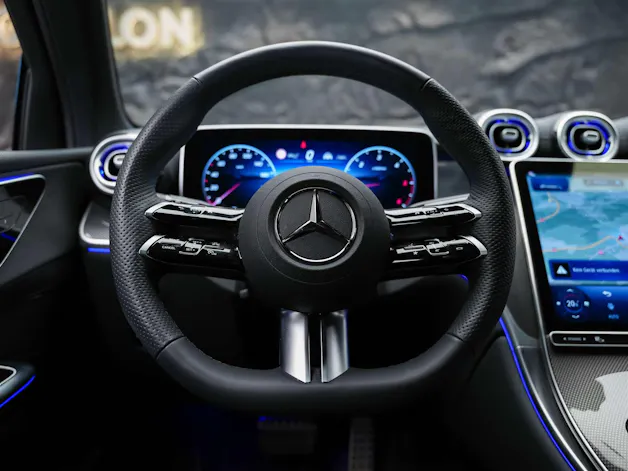 MERCEDES-BENZ GLC 300 d AMG Line 4matic *Werksgarantie*Digital Light*360°Kamera*