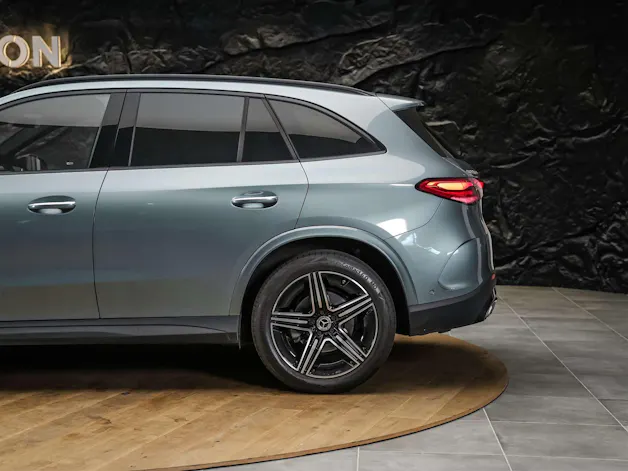 MERCEDES-BENZ GLC 300 d AMG Line 4matic *Werksgarantie*Digital Light*360°Kamera*