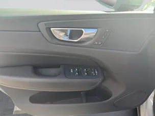 VOLVO XC60 B5 Benzin Mild Hybrid AWD Core Geartronic