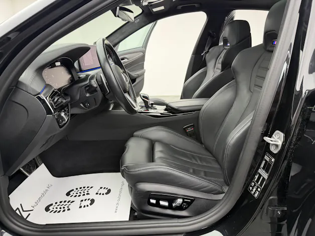BMW M5 xDrive BLACK SAPPHIRE METALLIC Competition Drivelogic