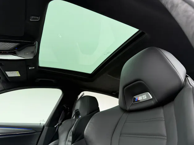 BMW M5 xDrive BLACK SAPPHIRE METALLIC Competition Drivelogic