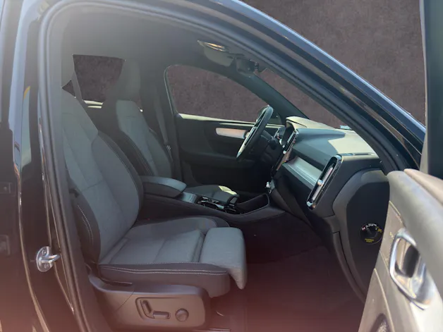 VOLVO XC40 2.0 B4 MH Plus Dark