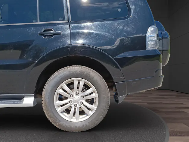 Mitsubishi Pajero 3.2 DI-D *** 7 places***