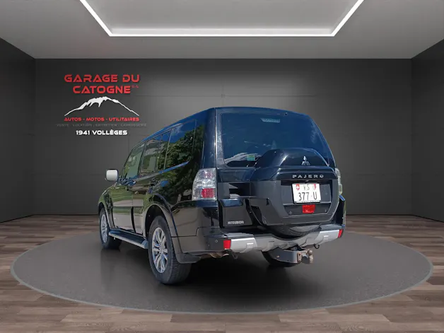 Mitsubishi Pajero 3.2 DI-D *** 7 places***