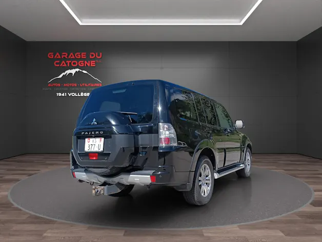 Mitsubishi Pajero 3.2 DI-D *** 7 places***