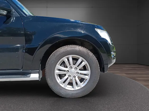 Mitsubishi Pajero 3.2 DI-D *** 7 places***
