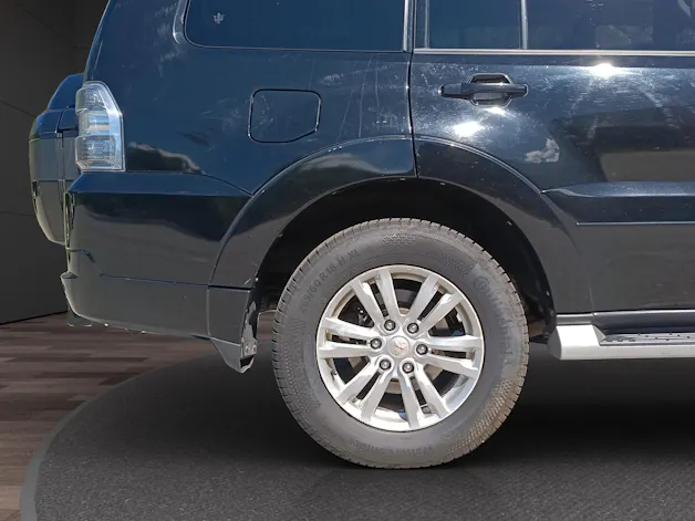 Mitsubishi Pajero 3.2 DI-D *** 7 places***